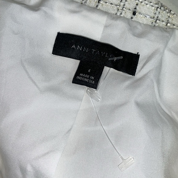 * SOLD* Ann Taylor Fringe Tweed Moto Jacket - Picture 14 of 17